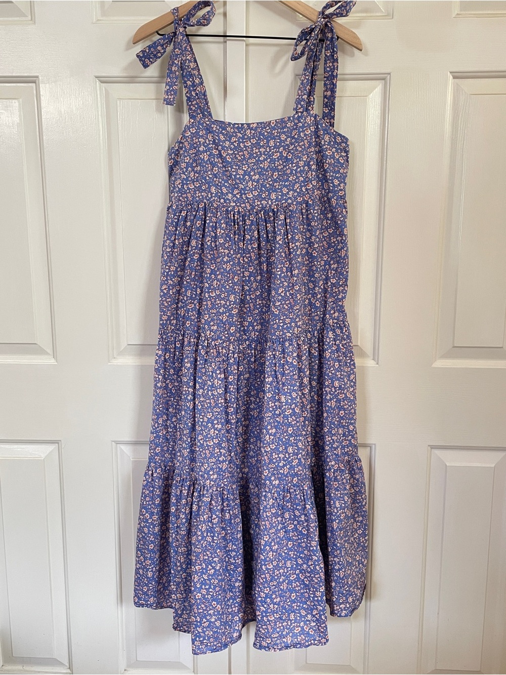 Madewell Tie-Strap Tiered Midi Dress in Summer Vines Floral Blue Small